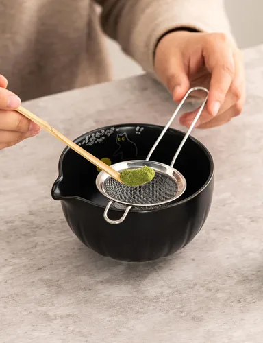 Vista 2 de TANG PIN Juego de matcha premium – Kit tradicional japonés de fabricación de matcha con cuenco de boquilla (chawan), batidor de bambú (Chasen)