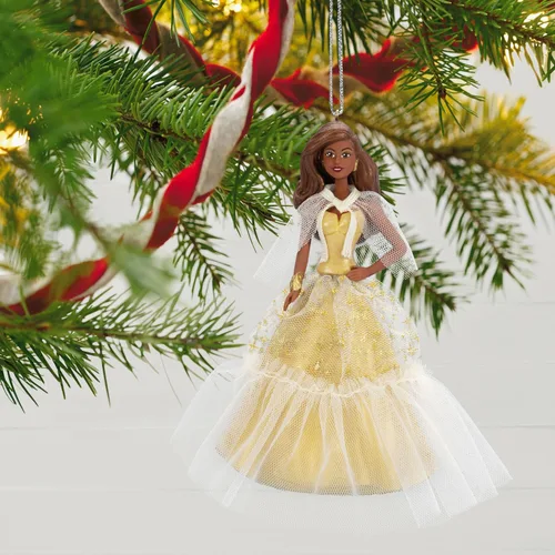 Vista 6 de Adorno de Navidad Hallmark Keepsake 2023, Barbie Holiday Negra 2023, Regalos de Barbie