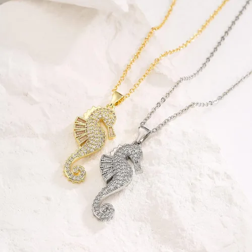 Vista 4 de Collar con colgante de caballito de mar con circonita cúbica chapada en oro de 18 quilates para mujer 17.7 "+2