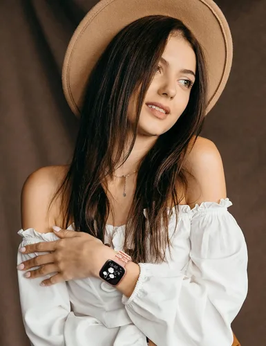 Vista 6 de Minyee Correa con dije grabado floral compatible con Fitbit Versa 2/Fitbit Versa/Versa Lite bandas para mujer, anillo decorativo brillante