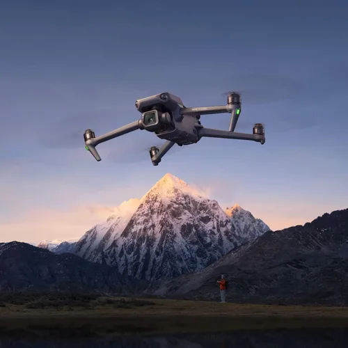 Vista 6 de DJI Mavic 3 Classic, dron con cámara Hasselblad CMOS 4/3 para profesionales, video HD 5.1K, tiempo de vuelo de 46 minutos, rango de transmisión