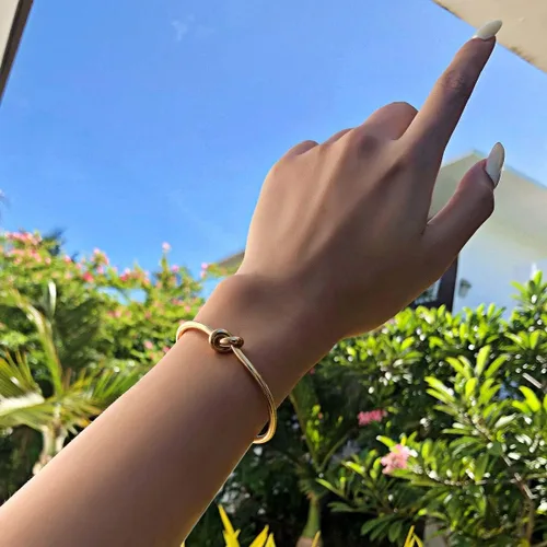 Vista 3 de FOCALOOK Pulseras de cadena de eslabones para mujer, pulseras personalizables, chapadas en oro de 18 quilates, pulsera con dije de bloqueo de cadena
