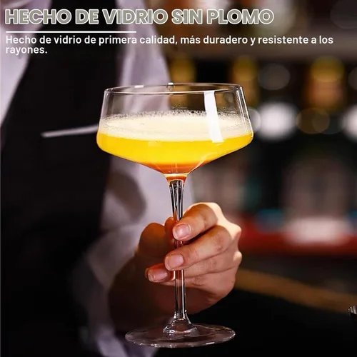 Vista 3 de Hlukana Juego de 4 copas de Martini sopladas a mano, copa Coupe de 8 onzas, copas de cóctel de cristal premium, copa de champán, juego
