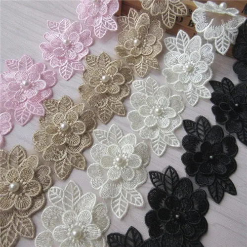 Vista 6 de 2 yardas de encaje de flores 3D con perlas bordadas, de poliéster, cinta de encaje con aplicación de patchwork para vestido de novia, manualidades