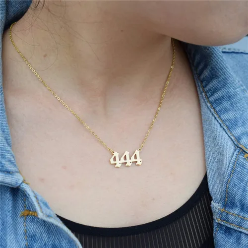 Vista 2 de HUTINICE Angel Number Necklace, 18K Gold Plated Dainty 111 222 333 444 555 666 777 888 999 Pendants Choker Necklace For Women Numerology Minimalist