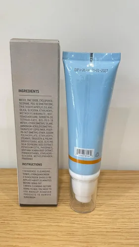 Vista 8 de VGO Protector Solar Transparente para Rostro SPF 50, Esencia Solar Hidratante Sin Sensación Pegajosa Tamaño de Viaje, Protector Solar Contra Rayos