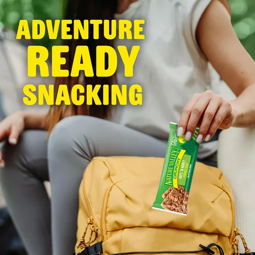 Vista 8 de Nature Valley Barras de granola crujientes, avena y miel, 12 unidades, 8.94 oz (6 bolsas) Avena integral con miel real, 0.78 oz de grano entero