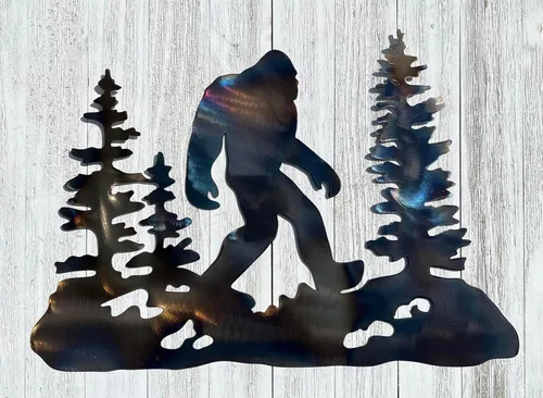 Vista 5 de Top Brass Decoración de pared de metal Bigfoot Sasquatch de 16 pulgadas, placa de arte rústica brillante con un acabado iridiscente
