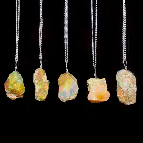 Vista 29 de Collar delicado de plata con piedra áspera de ópalo
