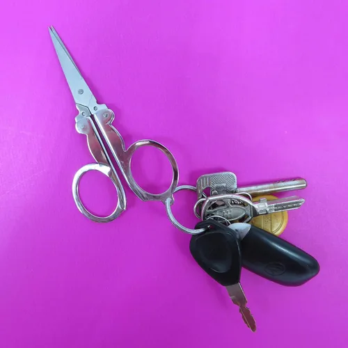 Vista 8 de Ouyatoyu 12 piezas de acero inoxidable plegable bolsillo portátil plegable mini tijeras de viaje pequeñas tijeras de hilo de papel tijeras cortador