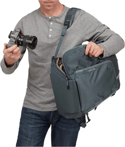 Vista 4 de Mochila Thule Construct - Para Escuela, Trabajo y Viaje - Funda Acolchada para Laptop - Compartimento Interno Organizado con Bolsillo de Acceso