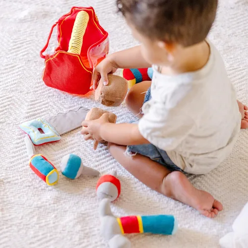 Vista 5 de Melissa & Doug Caja de herramientas para rellenar y derramar, juguete para niños pequeños con taladro vibratorio (9 piezas)