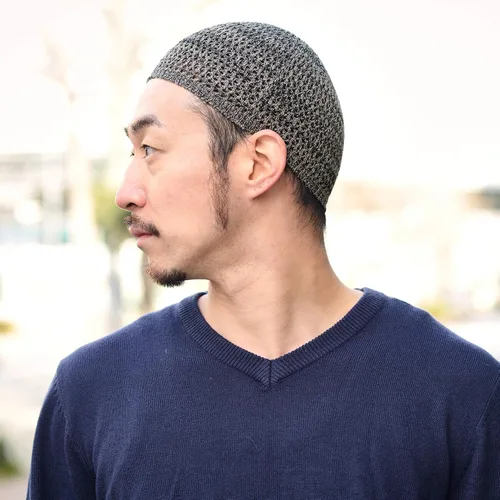 Vista 4 de CHARM Gorro Kufi de seda para hombre hecho a mano en Japón elástico
