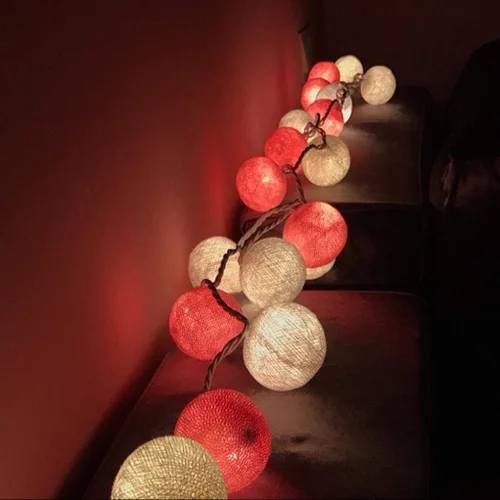 Vista 3 de Tira de 20 luces LED rosadas, 10 pies de luz cálida de algodón con pilas para dormitorio de niñas, hogar, interior, decoración al aire libre