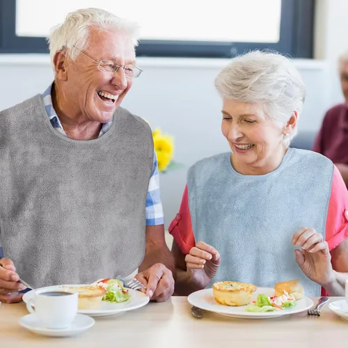 Vista 5 de Berlune 8 baberos para adultos para hombres y mujeres, baberos grandes para adultos mayores, lavables, ajustables, tela de rizo, protectores de ropa