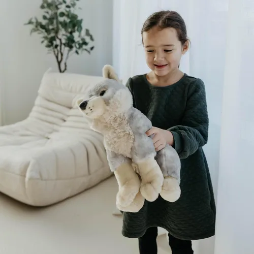 Vista 4 de The Petting Zoo Peluche de lobo, regalos para niños, animales salvajes del zoológico Onez, juguete de peluche de lobo gris de 12 pulgadas