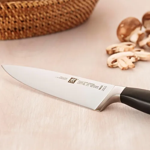 Vista 2 de ZWILLING Cuchillo de chef Four Star de 7 pulgadas
