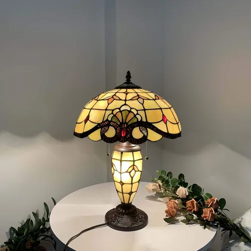 Vista 3 de Bieye L10799 Lámpara de mesa barroca estilo Tiffany, base iluminada, 14 pulgadas de ancho x 21 pulgadas de alto