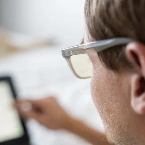 Vista 9 de DefenderShield Signature Blue Light Blocking Glasses for Computer, Mobile, Gaming, Sleep - Anti Eyestrain, Headache