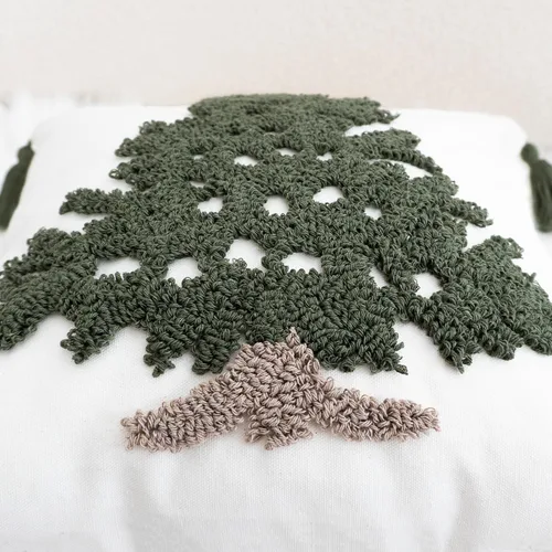 Vista 7 de Funda de almohada verde copetuda con borlas, funda de cojín tejida a mano para decoración del hogar de vacaciones de invierno, 18 x 18 pulgadas, 1