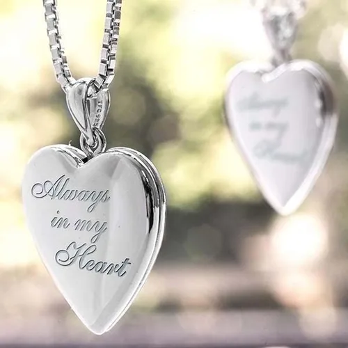Vista 9 de PicturesOnGold - Collar con colgante de corazón personalizado Always in My Heart de plata o oro