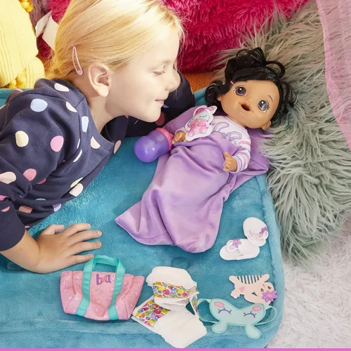 Vista 4 de Baby Alive Muñeco de bebé con temática de conejo, muñecas de 12 pulgadas con temática de hora de dormir, saco de dormir y accesorios de muñeca