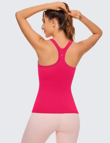 Vista 2 de CRZ YOGA Camiseta sin mangas acanalada sin costuras para mujer con brasier integrado, cuello redondo acolchado, adelgazante, atlética, larga