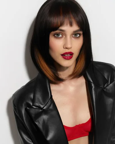 Vista 16 de YYHR Peluca corta estilo Bob con flequillo de 10 pulgadas, pelucas de cabello sintético lacio Yaki claro, pelucas cortas de corte Bob negro con 1b