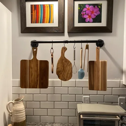 Vista 2 de WuGeShop Estante colgante para ollas de 38 pulgadas, montado en la pared con 10 ganchos en S, tapas de cocina, espátula para utensilios, organizador