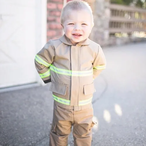 Vista 5 de Traje de bebé de 3 piezas de color bronceado personalizado bombero