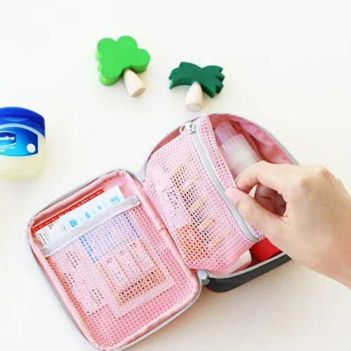 Vista 3 de Kit de primeros auxilios portátil rosa, mini bolsa médica de emergencia, tamaño de viaje, para automóvil, hogar, oficina, viajes, camping, deportes