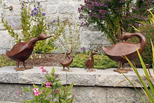 Vista 4 de Achla Designs Adiós pato, estatua de animales de jardín