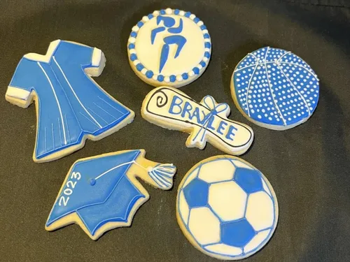 Vista 6 de LUBTOSMN Juego de cortadores de galletas de graduación, 7 piezas, gorra de graduación, vestido, diploma, girasol, estrella, estrella fugaz y peste