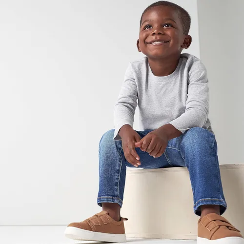 Vista 6 de Gerber Baby Toddler Straight Leg Stretch Denim Jeans