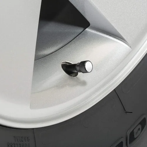 Vista 3 de iPick Image para Chevrolet Camaro SS Logo en blanco sobre tapas de vástago de válvula de neumático de aluminio negro