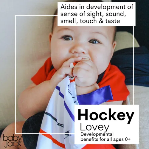 Vista 3 de Baby Jack & Co - Manta de felpa sensorial de hockey deportiva de 10 x 10 pulgadas, juguetes de etiqueta para bebés, juguetes para cochecito de bebé
