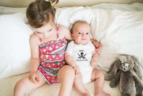 Vista 4 de AW Fashions Arrr Change Me Booty - Body divertido y adorable para recién nacido, ropa de bebé a la moda