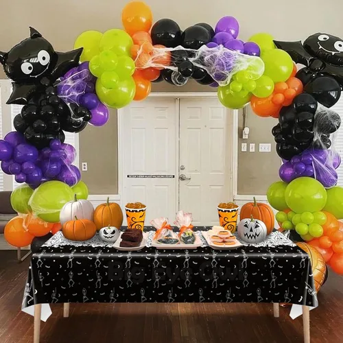 Vista 7 de 3 manteles desechables de Halloween con diseño de calavera y esqueleto, de plástico, color negro, rectangular, de vinilo, para decoración de fiestas