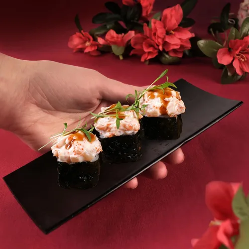 Vista 5 de Bandeja rectangular de bambú reutilizable para sushi de 7 x 2.8 pulgadas, 10