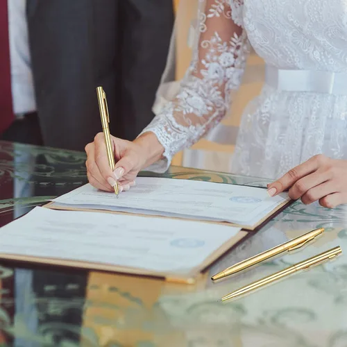 Vista 6 de Fuutreo Paquete de 12 Bolígrafos Dorados para Boda a Granel Bolígrafos de Metal Dorado Delgados Retráctiles con Tinta Negra Mini Cónicos