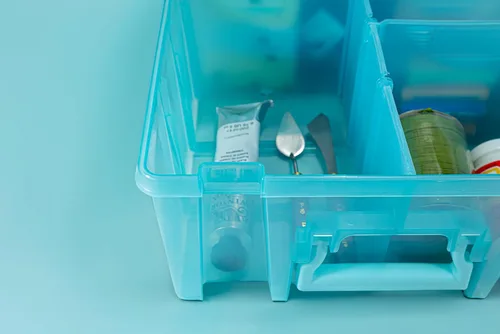 Vista 6 de ArtBin 6990AA Super Satchel Caja de almacenamiento de doble profundidad con 8 compartimentos extraíbles - Almacenamiento de arte con cierre