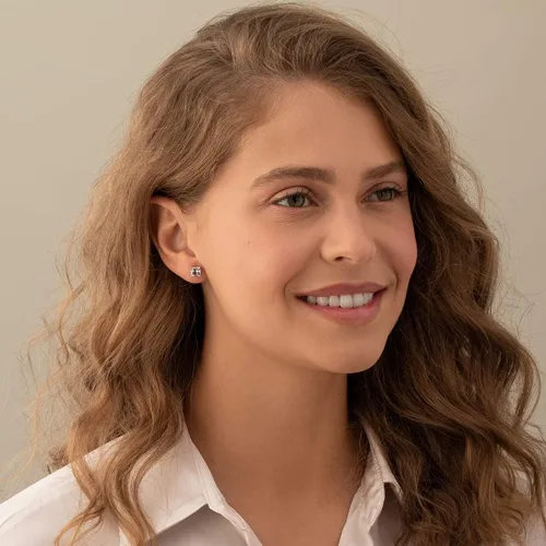 Vista 2 de Peora Aretes de tuerca de oro blanco macizo de 14 quilates para mujer, piedra natal de piedras preciosas auténticas, hipoalergénicos, corte de cojín
