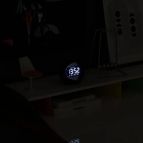 Vista 5 de NEWGATE® Reloj despertador Centre of The Earth Reloj LCD digital retro redondo Negro Ideal para mesita de noche, escritorio o estante