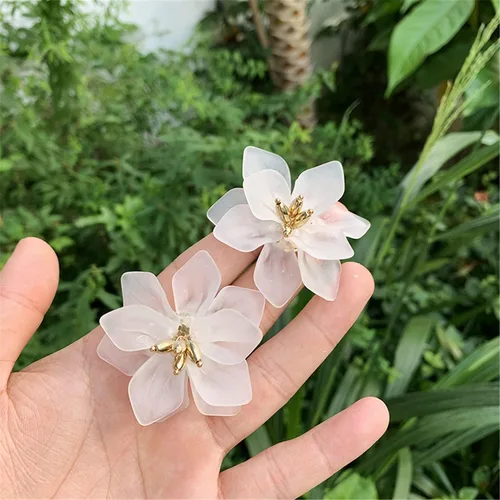 Vista 3 de Aretes colgantes únicos hechos a mano con diseño de flores de resina mate grandes y elegantes de acrílico para mujeres y niñas, regalos de joyería