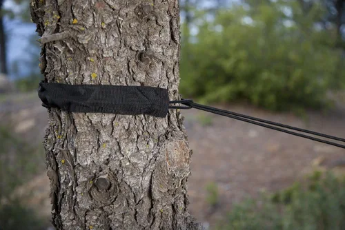 Vista 4 de Grand Trunk Kit de hamaca para colgar hamaca de campamento, instalación rápida y fácil con correas preanudadas y mangas de maletero amigables