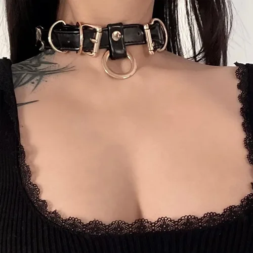 Vista 3 de Gargantilla de cuero con anillo tórico de oro punk hecho a mano con cierre de hebilla collar ajustable para mujer