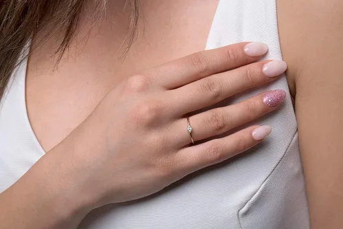 Vista 3 de Elegante joyero para mujer, anillo de rombo de diamantes pequeños en oro macizo de 9k, 14k y 18k, anillo geométrico rombo, banda minimalista