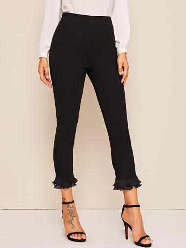 Vista 3 de WDIRARA Pantalones cortos elásticos de cintura con volantes y dobladillo sólido, pantalones elegantes para mujer