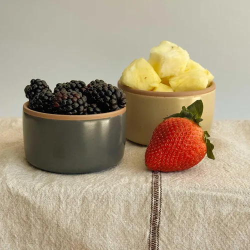 Vista 6 de Mora Ramequines de Cerámica - 4oz, Juego de 6 - Platos/Tazas Pequeños Aptos para Horno - Para Pudín Personal, Crema Brulee, Souffle, Salsa