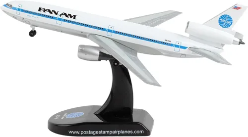 Vista 4 de Sello postal Daron Pan Am DC-10 1/400